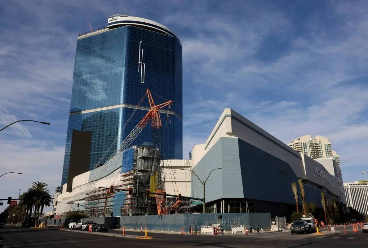 Fontainebleau Las Vegas en el Strip el lunes 1° de mayo de 2023. La inauguración del hotel-ca ...