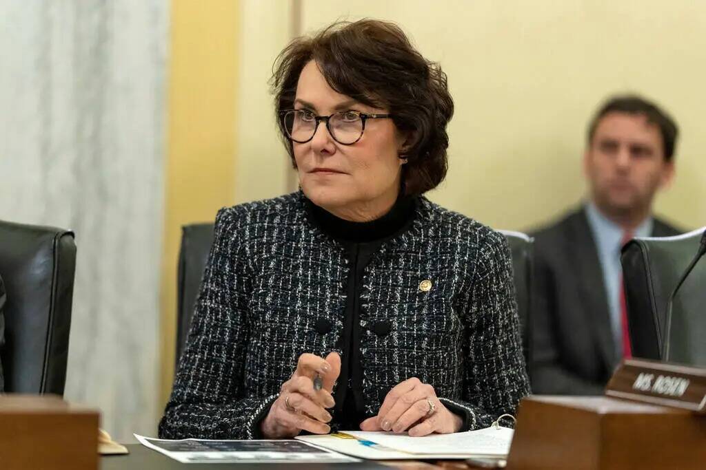 La senadora demócrata Jacky Rosen escucha durante una audiencia en marzo de 2023 en Washington ...