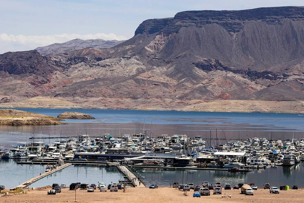 Barcos varados en el Puerto de Barcos de Las Vegas en el Área Recreativa Nacional del Lago Mea ...