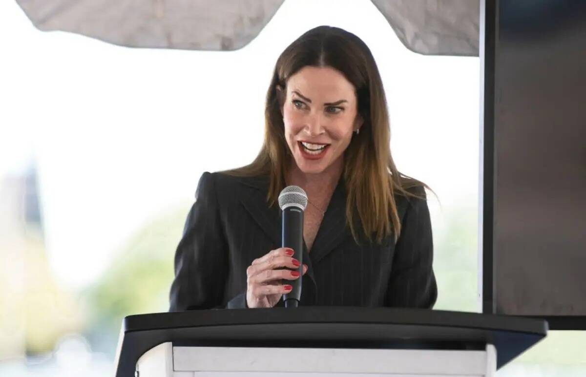 Maureen Schafer, presidenta y directora ejecutiva de Nevada Health & Bioscience Corp, habla dur ...