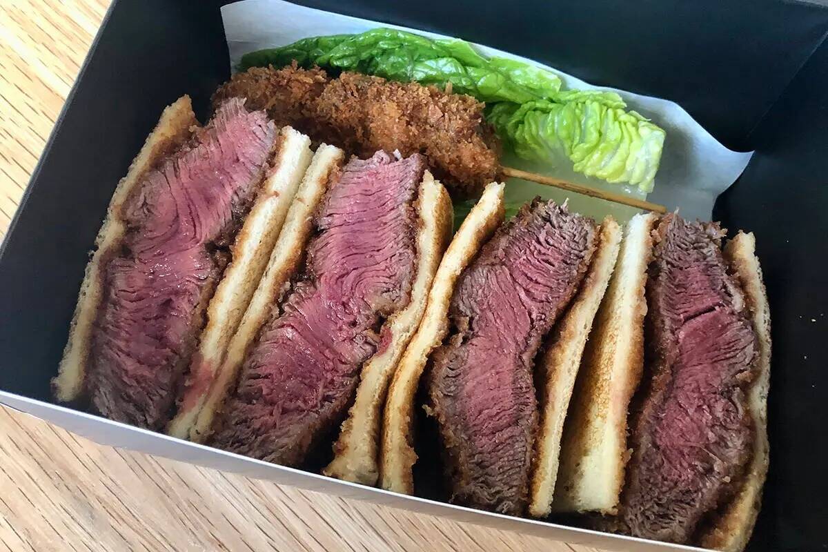 Un sándwich estándar de filet mignon, por 40 dólares, en Uno Katsu Sando, un proyecto de Pul ...