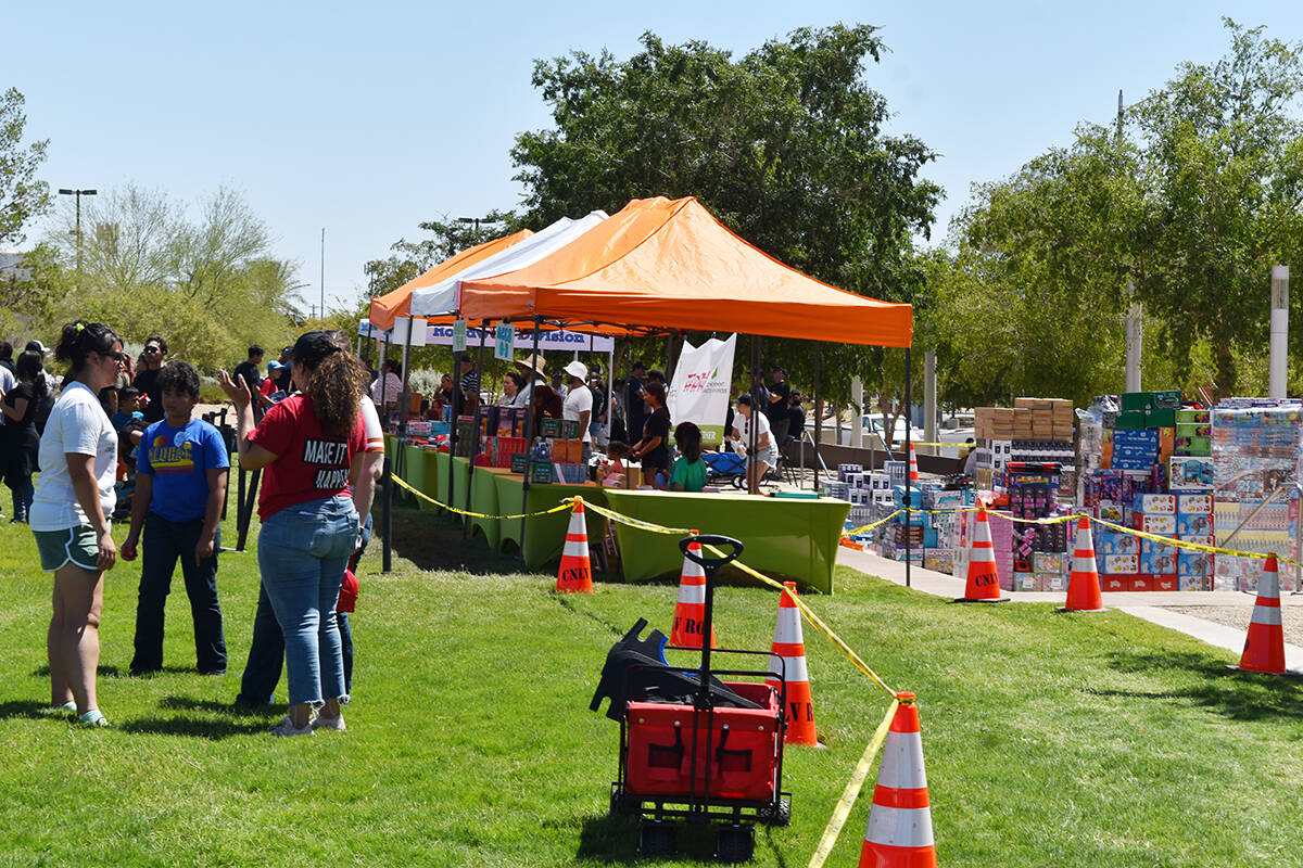 El evento “Unplug and Play” de este año presentó actividades de juegos acuáticos, fútbo ...