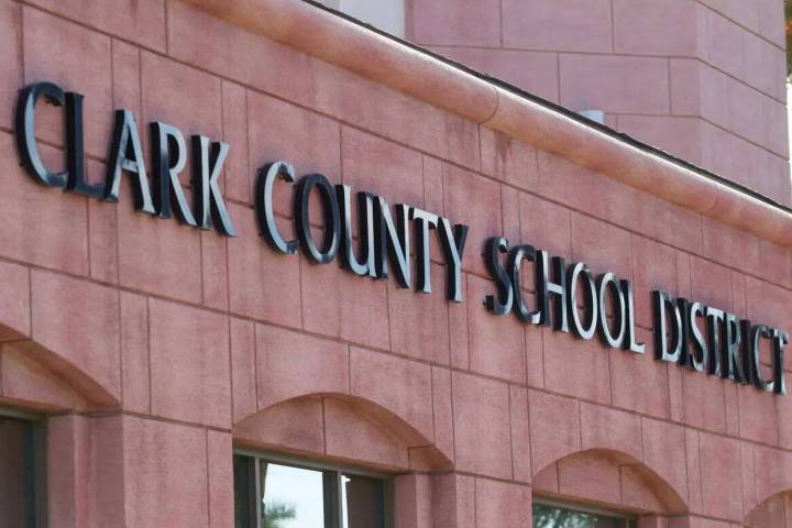 El Distrito Escolar del Condado Clark no obligará a los alumnos a usar mochilas transparentes ...