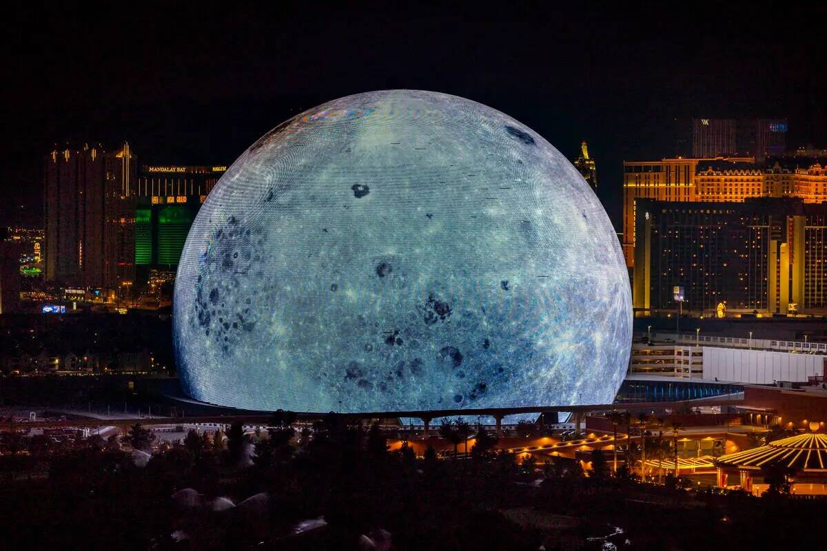 Sphere ilumina el horizonte de Las Vegas con un deslumbrante despliegue para celebrar el Día d ...