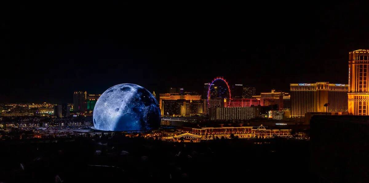 Sphere ilumina el horizonte de Las Vegas con un deslumbrante despliegue para celebrar el Día d ...