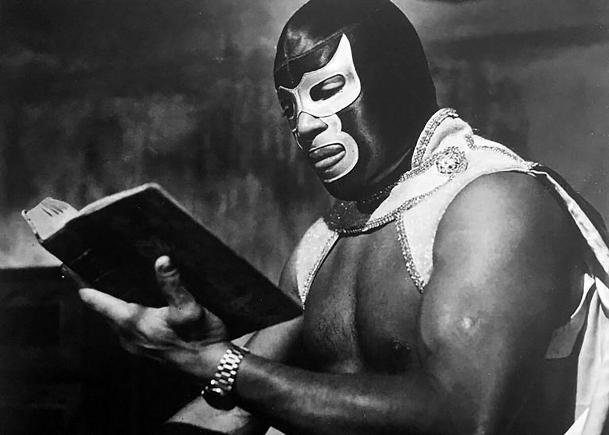 La lucha libre es casi una religión para muchos aficionados mexicanos, es una práctica cultur ...
