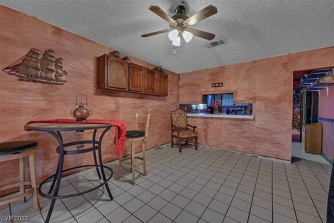 Una casa con temática pirata en el 501 de Sam Jonas Drive está listada en Zillow por 349 mil ...