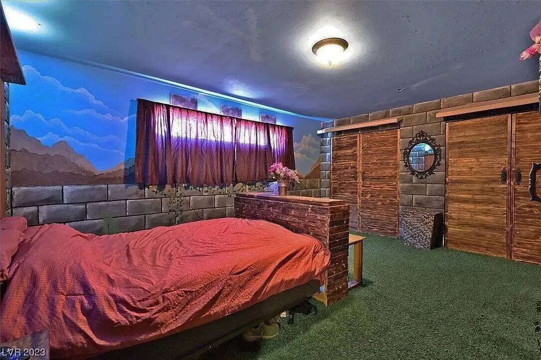 Una casa con temática pirata en el 501 de Sam Jonas Drive está listada en Zillow por 349 mil ...