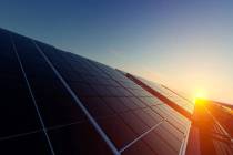 Nevada lideró el año pasado el empleo per cápita en el sector de la energía solar, según u ...