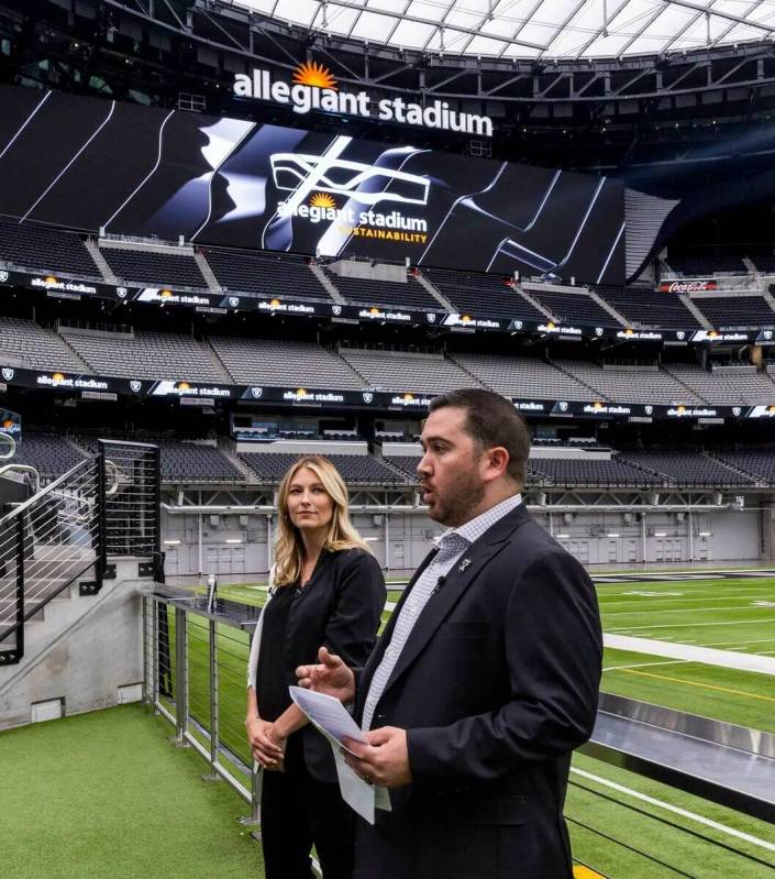 Chris Sotiropulos, vicepresidente de operaciones del estadio de los Raiders, y Samantha Johnson ...