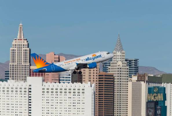 Un vuelo de Allegiant Air sale del Aeropuerto Internacional McCarran de Las Vegas en 2018. Las ...