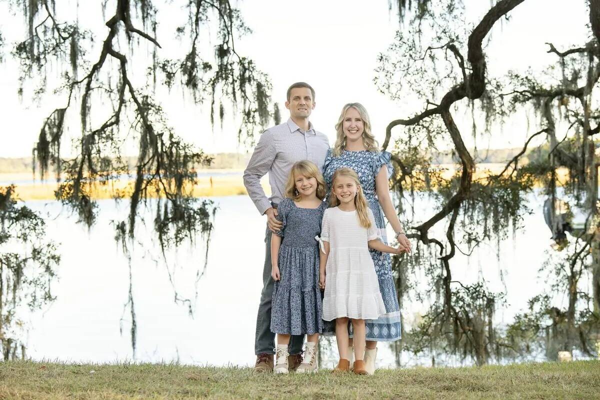James y Katie Ives, de Savannah (Georgia), con sus dos hijas. (Foto de familia)