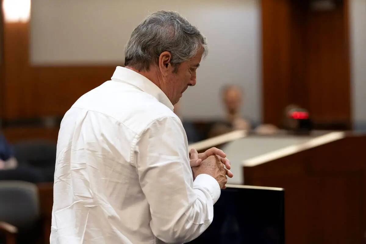 Tom Steyer, padre de Louis Steyer, da su declaración de víctima durante la audiencia de sente ...