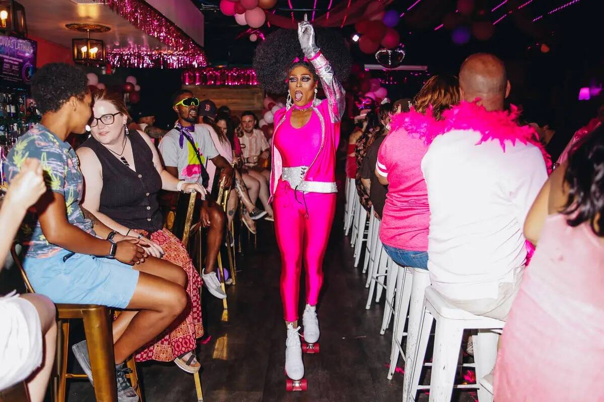 Tamisha Iman, drag queen que participó en la temporada 13 de RuPaul's Drag Race, rueda en pati ...
