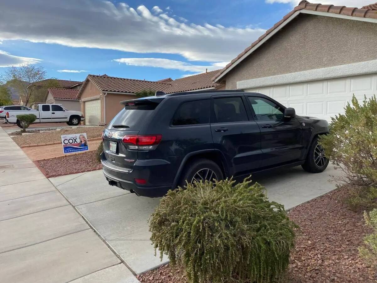 El Jeep Grand Cherokee que, según la policía, huyó de la escena de un accidente el 13 de oct ...