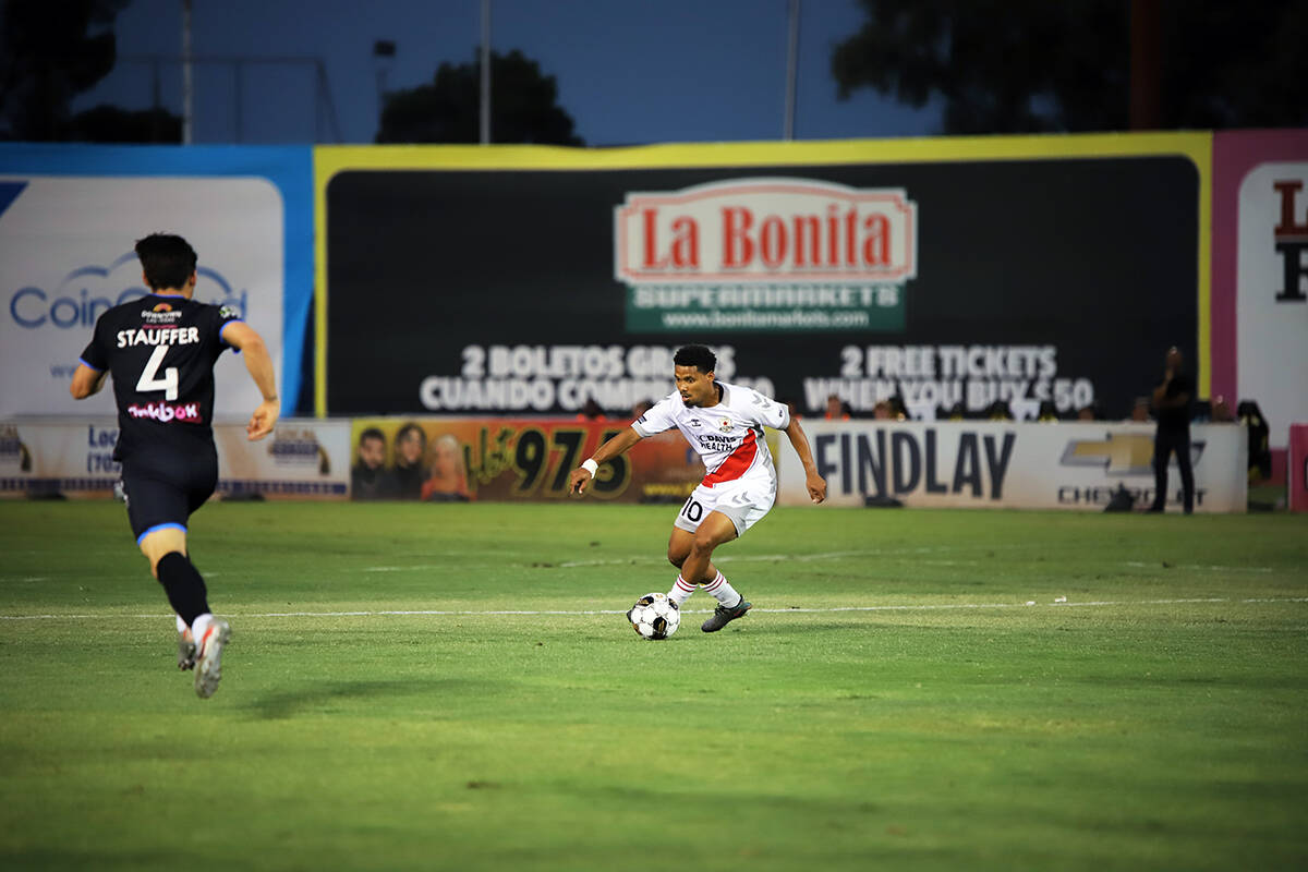 Las Vegas Lights FC perdió 2-1 ante Sacramento Republic FC en un cotejo parejo. Es la octava d ...