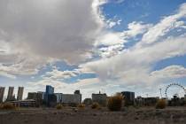 Nubes de tormenta sobre el Strip el domingo 23 de julio de 2023, en Las Vegas. (Daniel Pearson/ ...