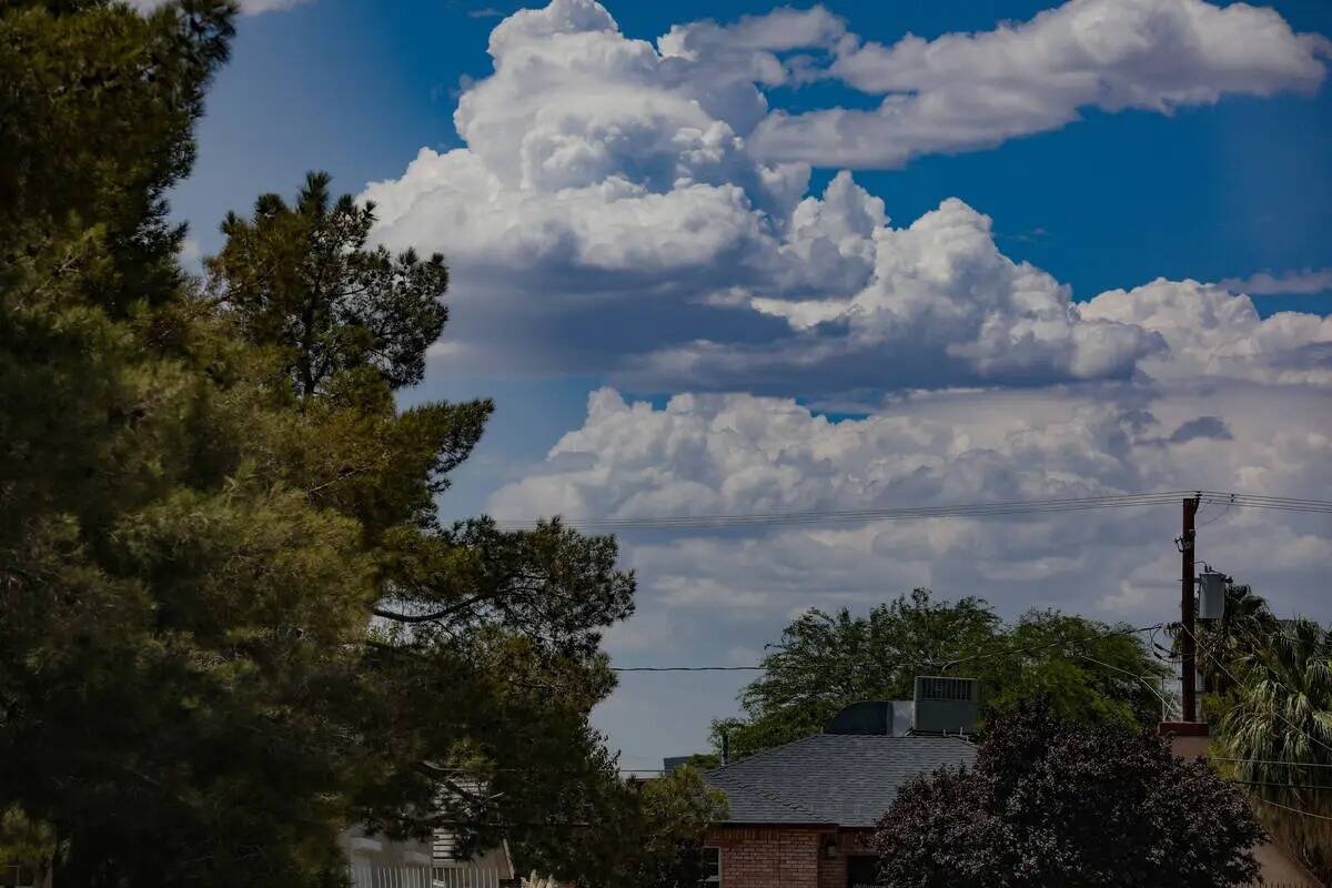 Nubes sobre el centro de Las Vegas el domingo 23 de julio de 2023. (Rachel Aston/Las Vegas Revi ...