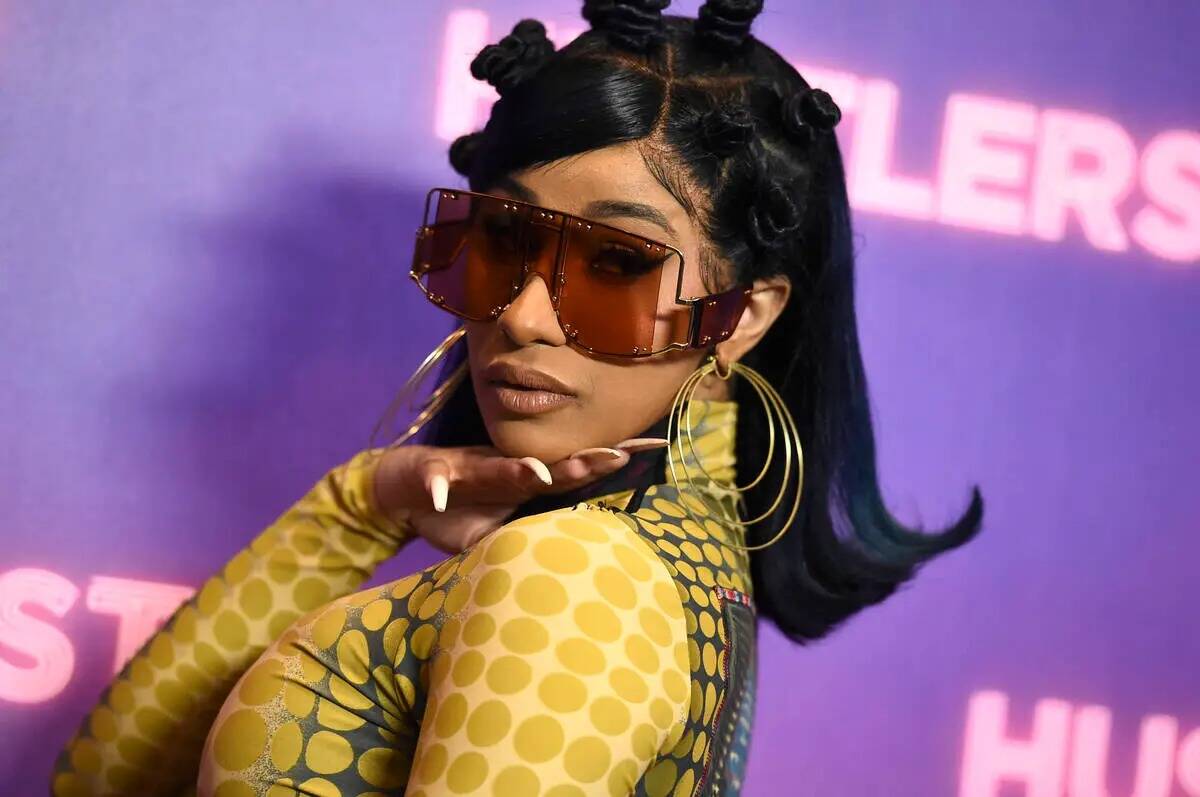 Cardi B llega a un llamado de fotos para "Hustlers" el 25 de agosto de 2019, en Beverly Hills, ...