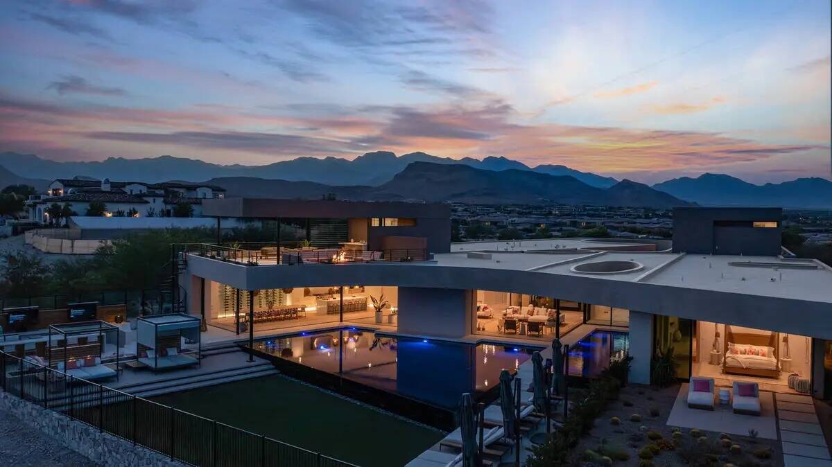 Una casa de 23.5 millones de dólares ha salido al mercado en West Las Vegas. (Coldwell Banker ...
