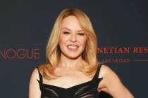 Kylie Minogue asiste a una rueda de prensa en Bar Lis el 27 de julio de 2023 en Los Ángeles. ( ...