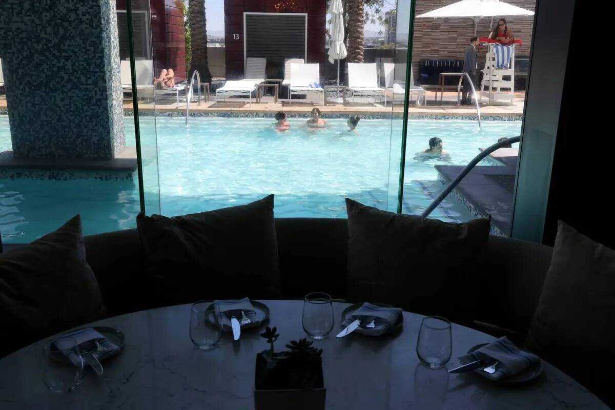 Laguna Pool House & Kitchen en Palms Place, Las Vegas, el viernes 7 de julio de 2023. (K.M. Can ...