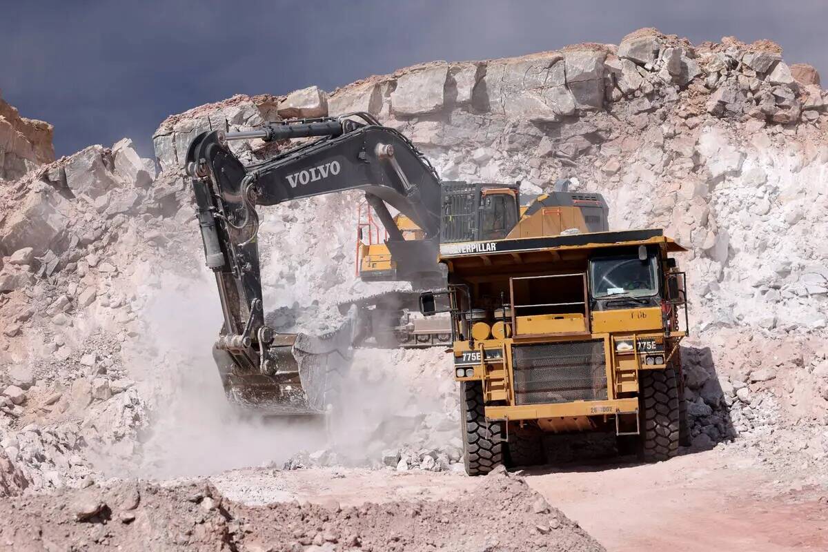 Mina de yeso Blue Diamond Hill cerca de Red Rock Canyon National Conservation Area al oeste de ...