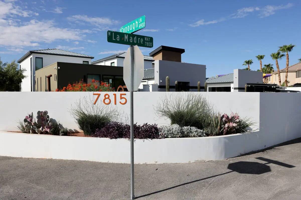 Una casa en la esquina de West La Madre Way y Conough Lane en Las Vegas se ve el jueves 17 de a ...