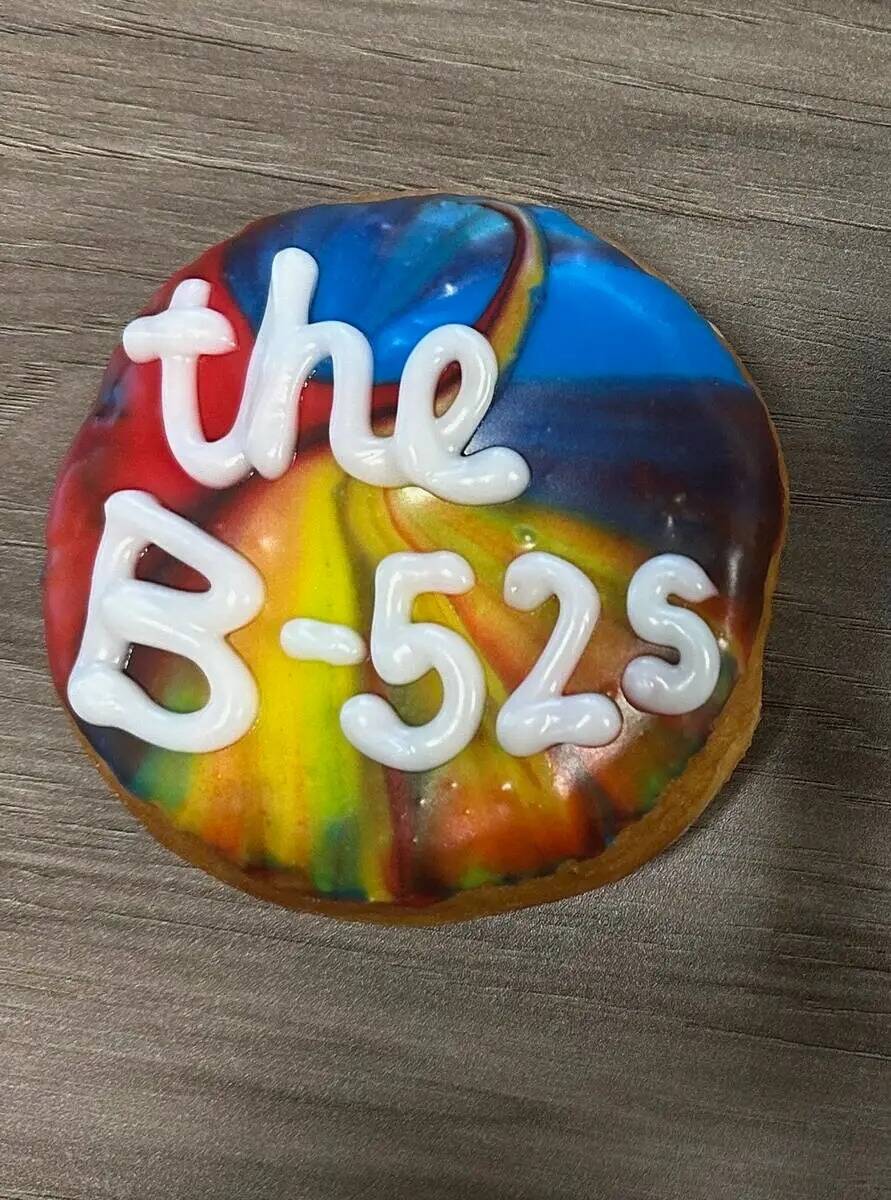 Estas donas de Pinkbox Doughnuts con temática de los B-52's estarán disponibles a partir de l ...