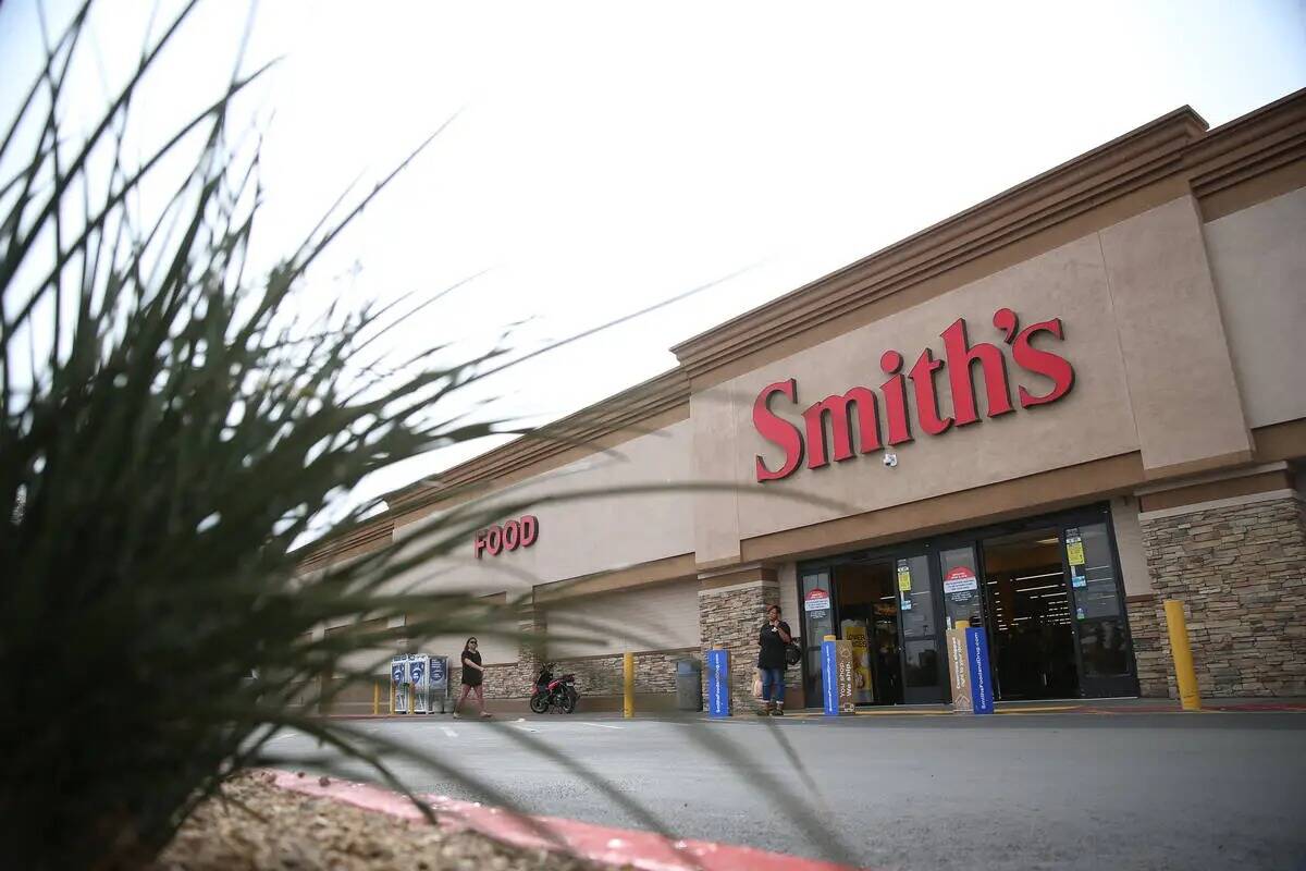 La tienda de comestibles Smith's en 850 S. Rancho Drive en Las Vegas, el viernes 1 de marzo de ...