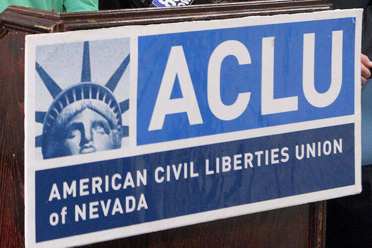 Imagen de un cartel de la Unión Americana de Libertades Civiles de Nevada. (Jerry Henkel/Las V ...