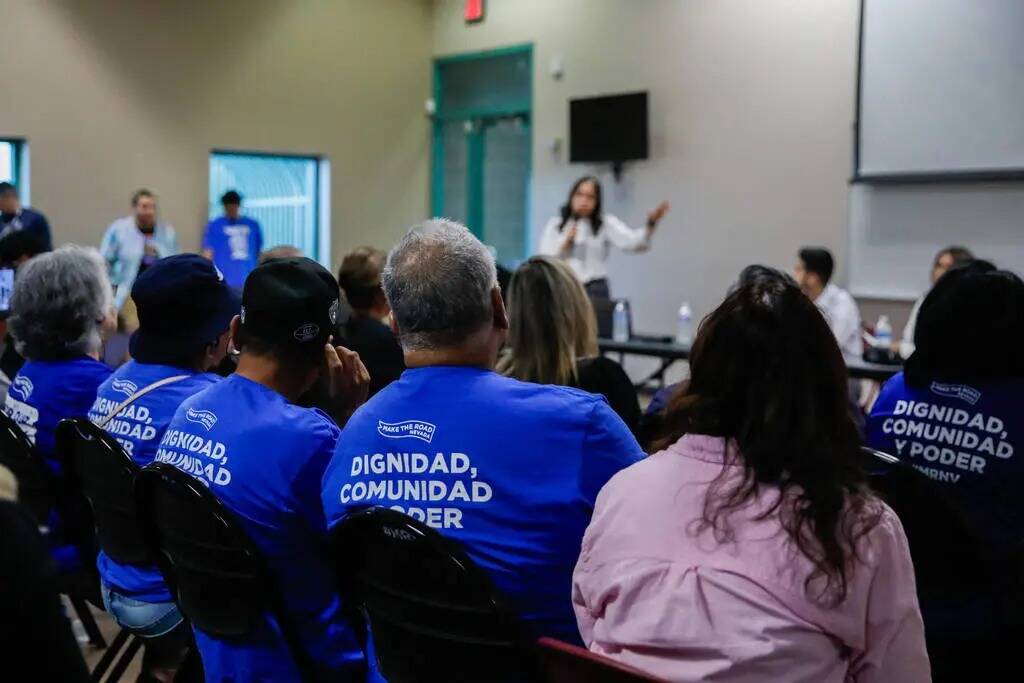 Miembros de Make The Road Nevada escuchan a la Subsecretaria de Estado Maggie Salas Crespo expl ...