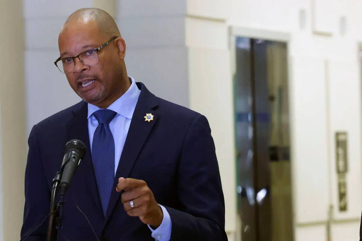 El fiscal general de Nevada Aaron Ford habla durante una conferencia de prensa el miércoles 5 ...