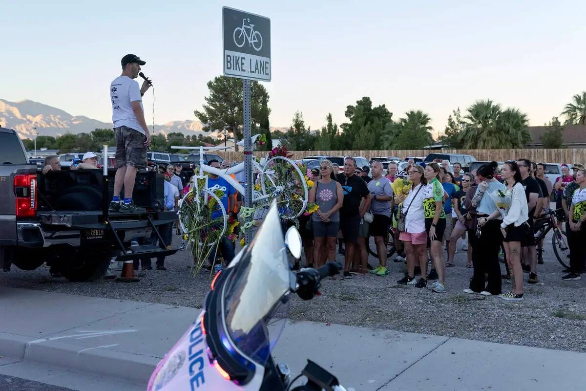 Los seres queridos de Andreas Probst, un ciclista que fue asesinado en un atropello con fuga mi ...