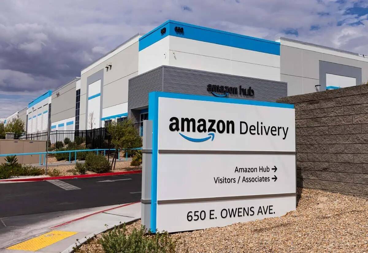 Un almacén de Amazon se ve en 650 E. Owens Ave, el martes 13 de septiembre de 2022, en North L ...