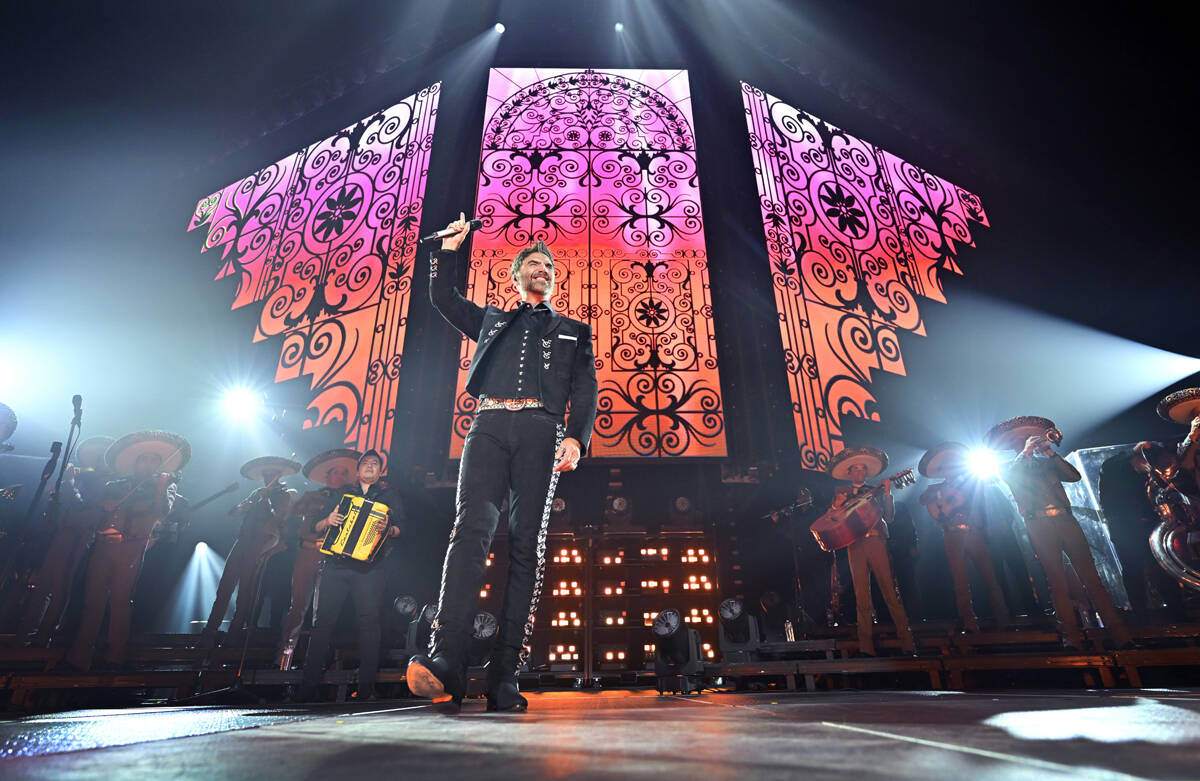 Alejandro Fernández se presenta en el MGM Gran Garden Arena el viernes 15 de septiembre del 20 ...
