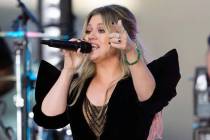 Kelly Clarkson se presenta en el programa "Today" de la NBC en Rockefeller Plaza el viernes 22 ...