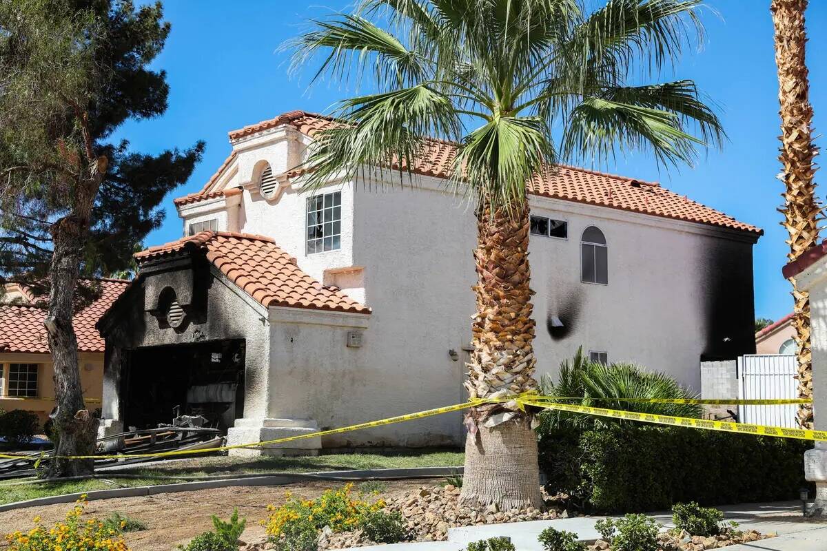 Una casa en la cuadra 1900 de Kransten Drive en Henderson, como se ve en las secuelas de un inc ...