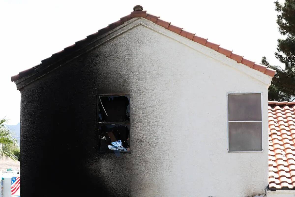 Una casa en la cuadra 1900 de Kransten Drive en Henderson, como se ve en las secuelas de un inc ...