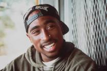 El músico de rap Tupac Shakur en esta foto de 1993. La policía de Las Vegas ha arrestado a un ...