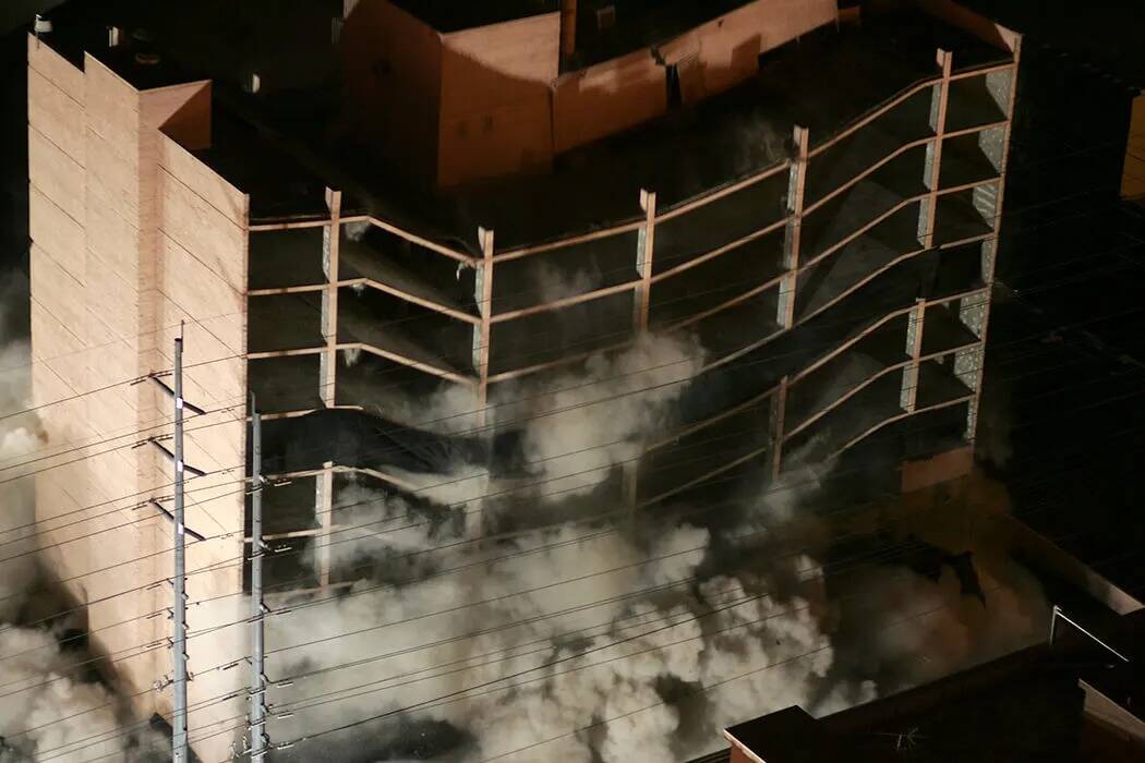 Implosión del Bourbon Street Hotel and Casino en las primeras horas del día de San Valentín ...