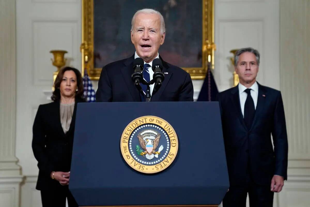 El presidente Joe Biden habla el martes 10 de octubre de 2023 en el Comedor de Estado de la Cas ...