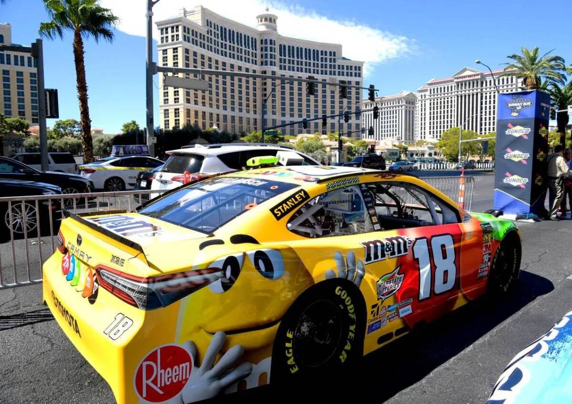 Desfile de NASCAR y derrapes en el Strip de Las Vegas. Jueves, 13 de septiembre de 2018. (Glenn ...