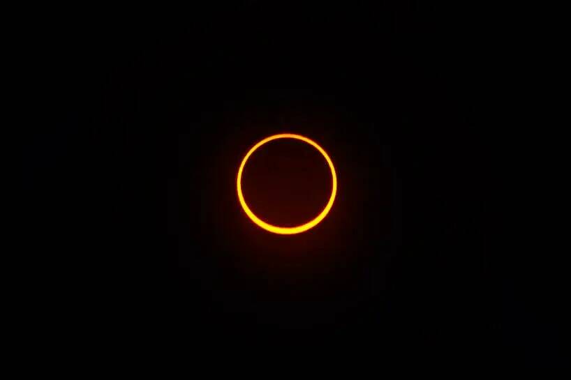 El eclipse solar anular observado desde Albuquerque, Nuevo México, el sábado 14 de octubre de ...