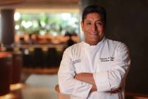 El chef ejecutivo Eugenio Reyes en Ocean Prime, una cadena de restaurantes de lujo de mariscos ...