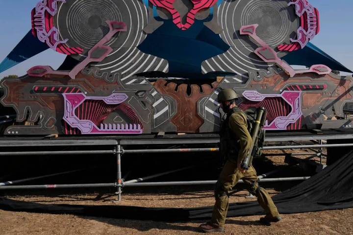 El sitio de un festival de música cerca de la frontera con la Franja de Gaza en el sur de Isra ...