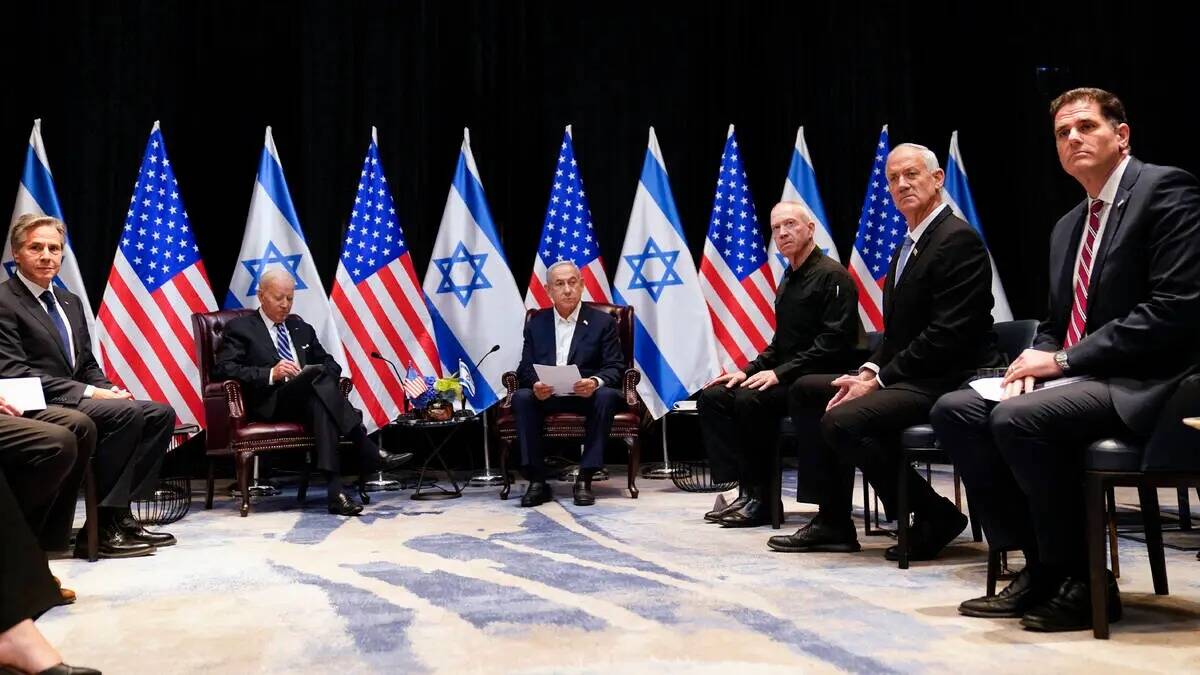 El presidente Joe Biden y el primer ministro israelí Benjamin Netanyahu participan en una reun ...