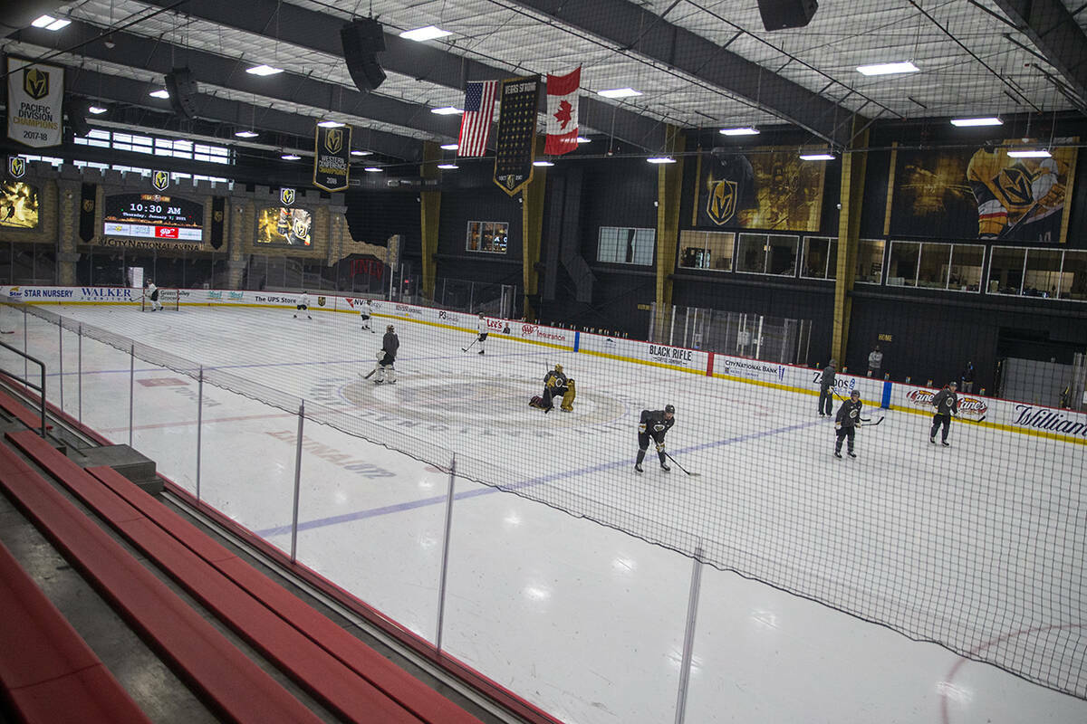 Entrenamiento de los Golden Knights, el jueves 7 de enero de 2021, en el City National Arena en ...