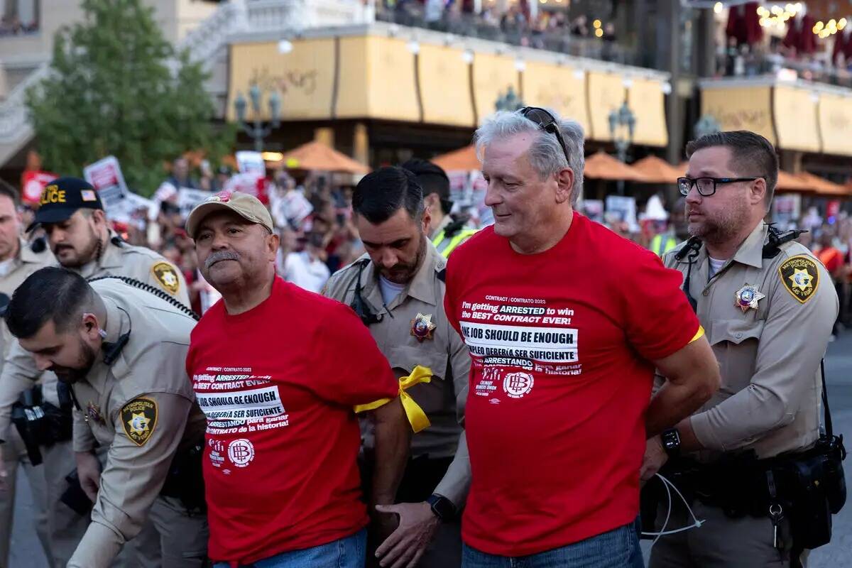 Ted Pappageorge, secretario-tesorero y expresidente del sindicato Culinary Workers Union Local ...