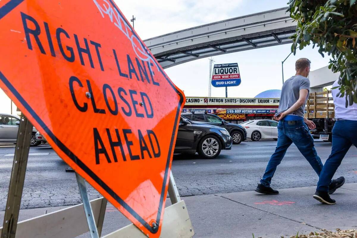 Hay menos clientes en el Stage Door Casino el martes 24 de octubre de 2023, en Las Vegas. (L.E. ...